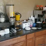 Rodeway Inn & Suites 