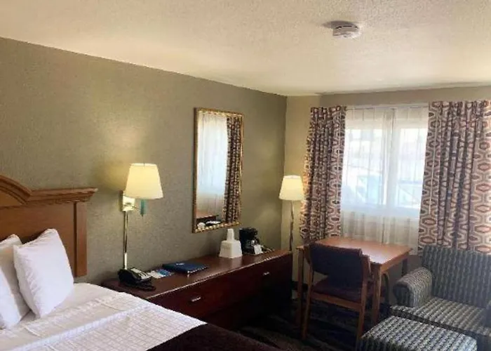 Rodeway Inn & Suites
