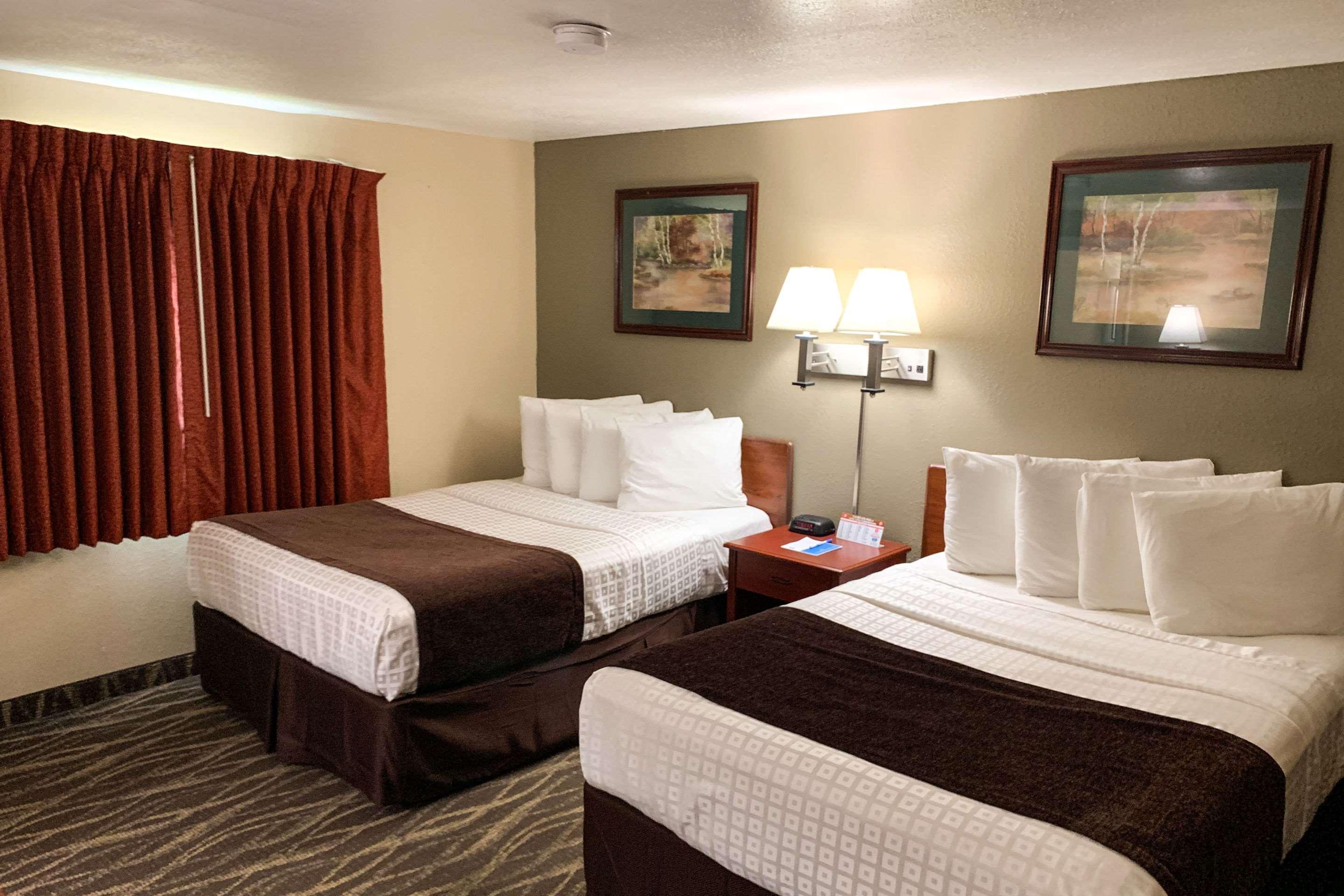 Hotel Rodeway & Sheridan