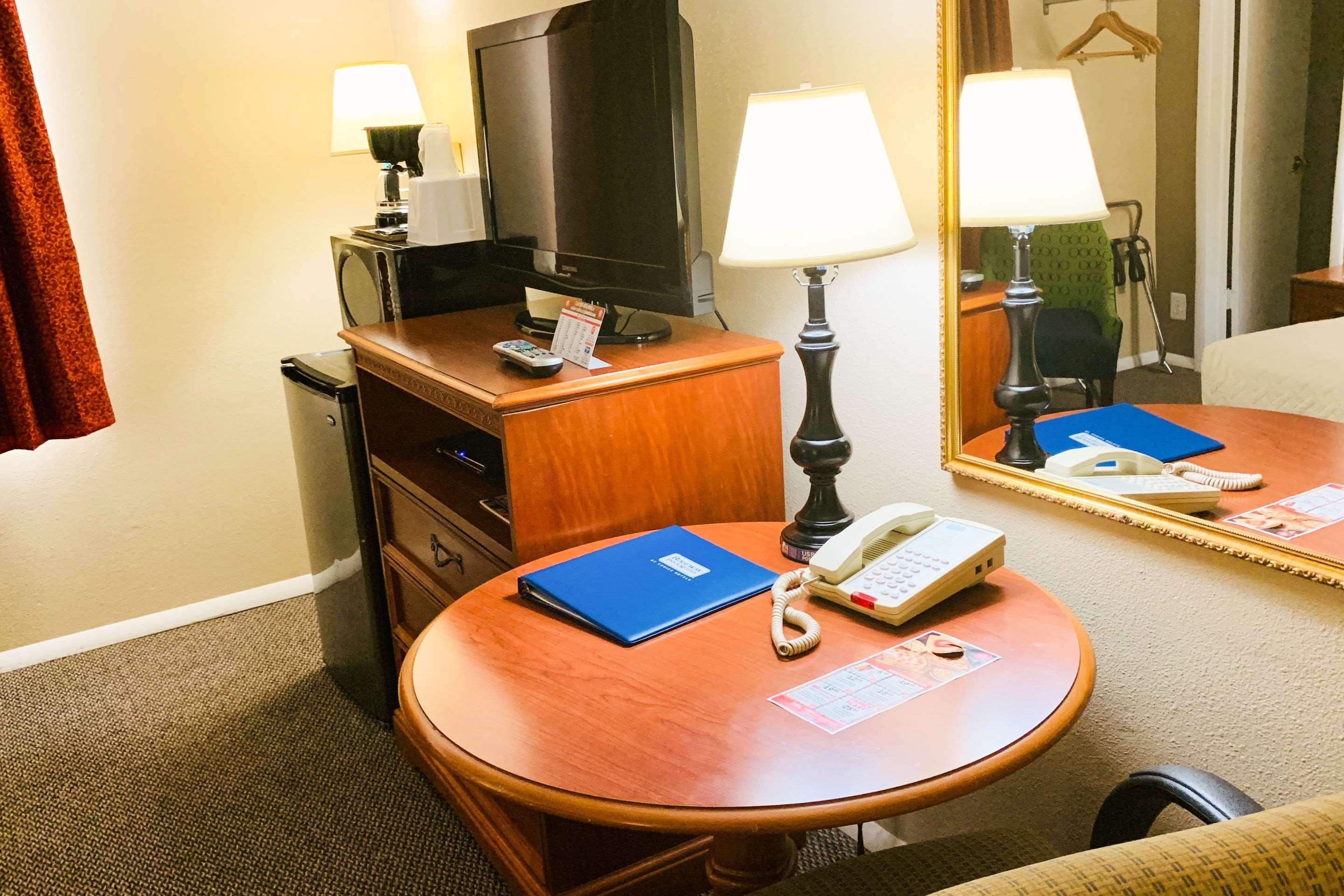 Hotel Rodeway &