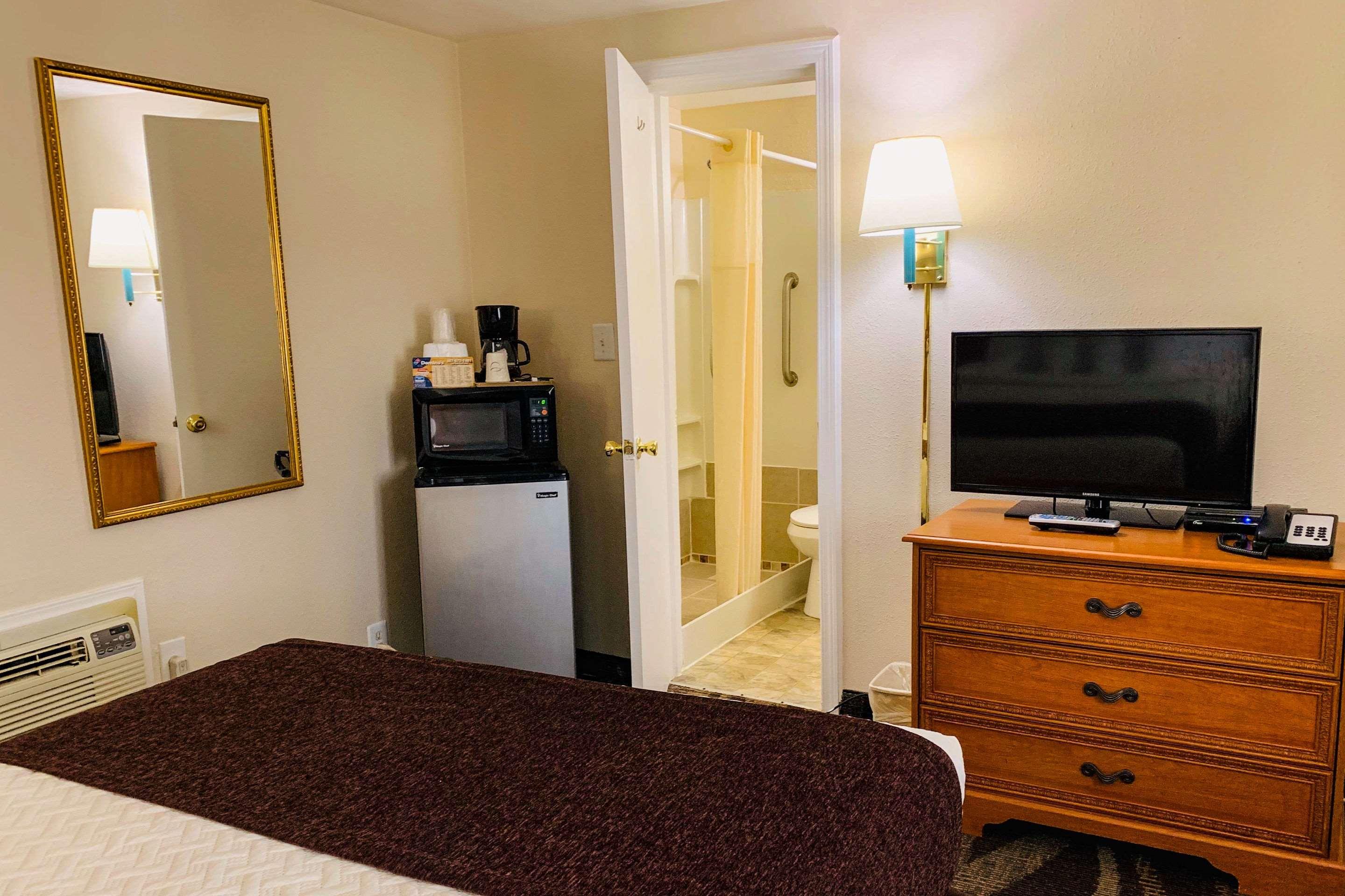 Rodeway & Hotel