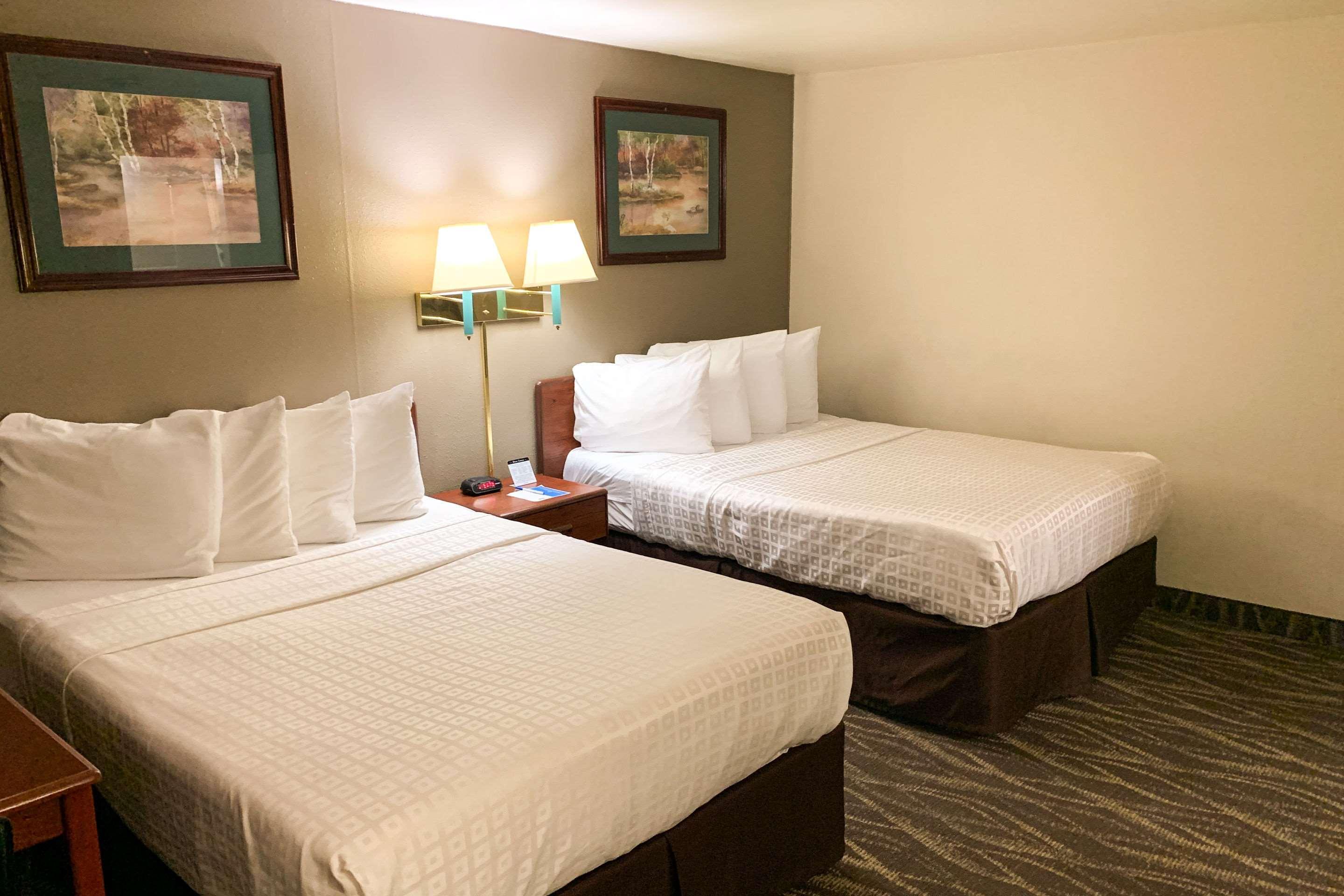 Hotel Rodeway & Sheridan