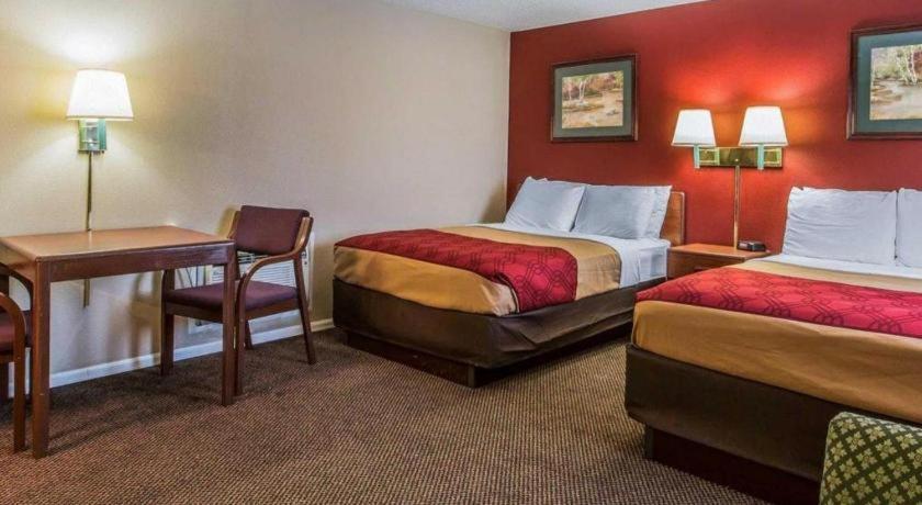 Hotel Rodeway & Sheridan