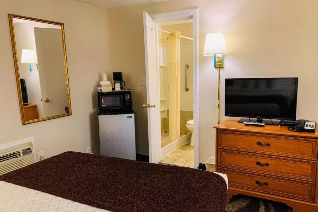 Rodeway & Hotel 2*