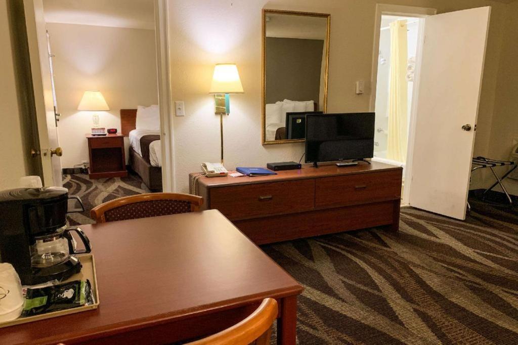 Hotel Rodeway & 2*
