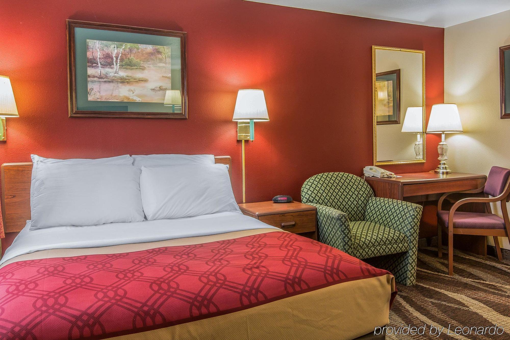 Rodeway & Hotel
