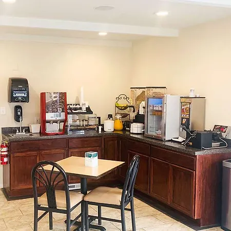 Rodeway Inn & Suites 
